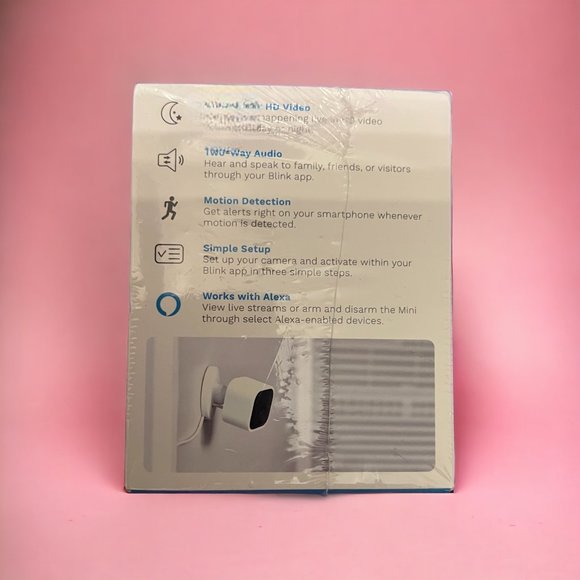 Blink Mini – Compact indoor plug-in smart security camera, 1080p HD video - Picture 7 of 11